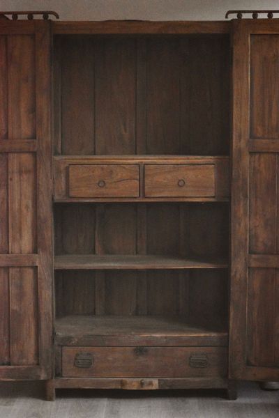 Hovedbilde Vintage skap 90x42x190cm