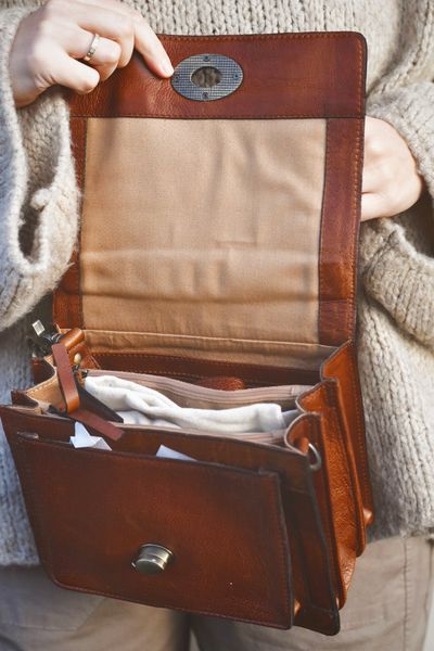 Hovedbilde Walnut/brass - Alba Big Veske