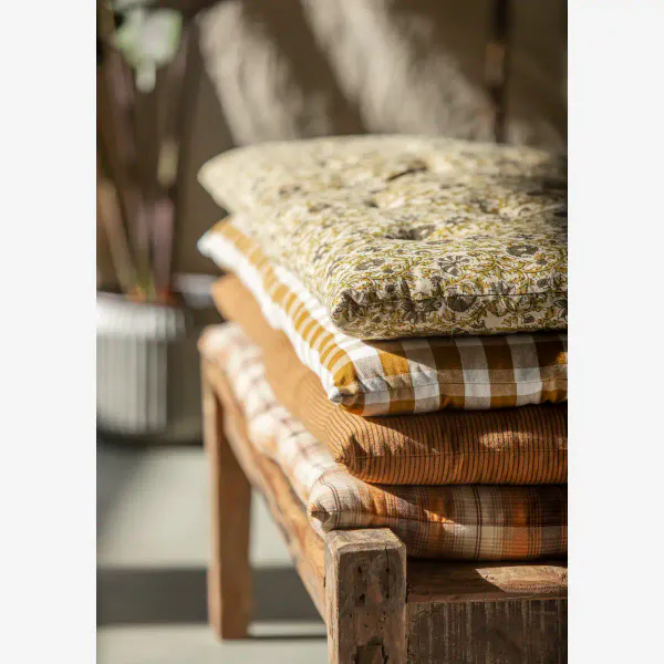 Hovedbilde Oransje/Brun- rutet Madrass