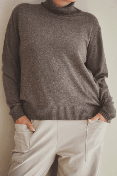 Hovedbilde Brun - Cassandra Høyhalset ...