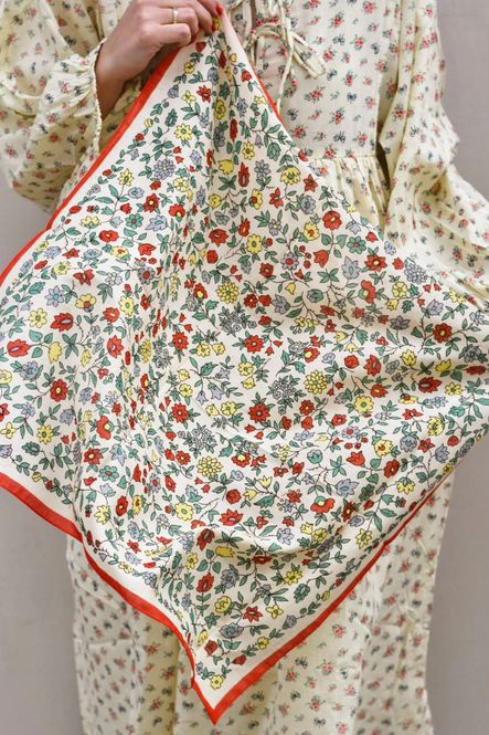 Hovedbilde Vanilla/Red - Hilma skjerf